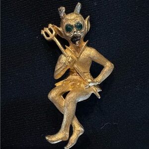 Vintage Gold GREEN EyEd DEVIL pin BrOoCh